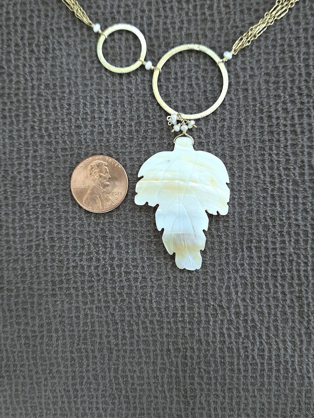 Mother of Pearl Leaf🍁 Pendant Necklace - NWOT - Picture 8 of 16